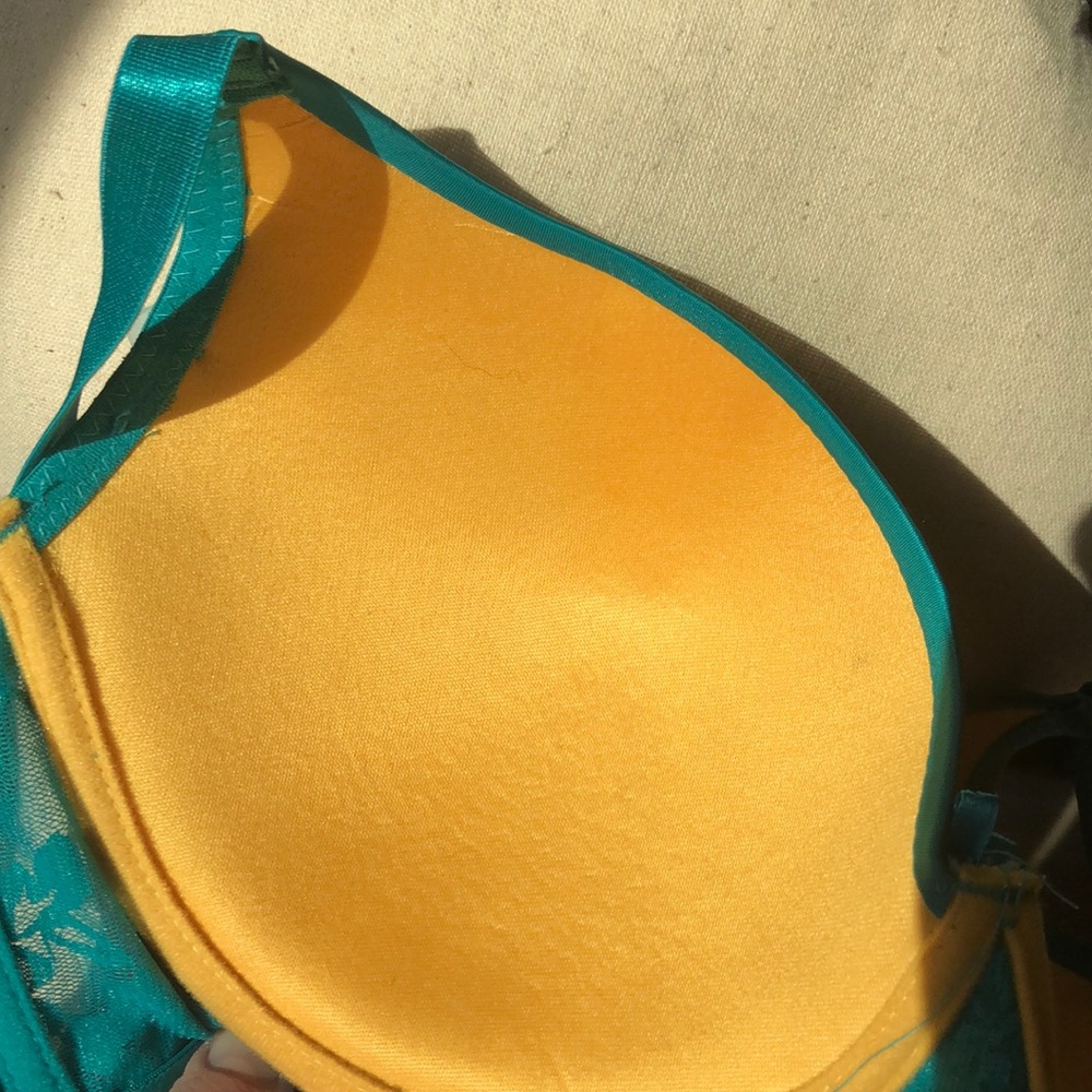 Bra - Picture 3 of 3